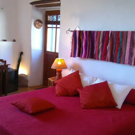 Chambres D'hotes La Saisonneraie Bed and Breakfast *
