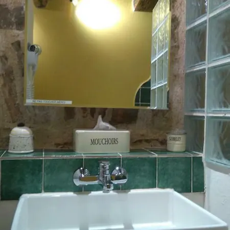 Chambres D'hotes La Saisonneraie Bed and Breakfast
